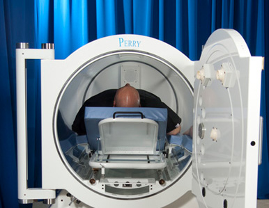 La cámara hiperbárica monoplaza SIGMA 40 de Perry Baromedical tiene el mayor volumen de compartimento interno de la industria. 
